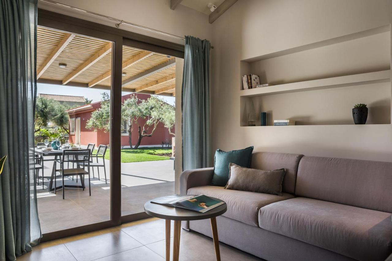 סבורונטה Villa Laoura מראה חיצוני תמונה